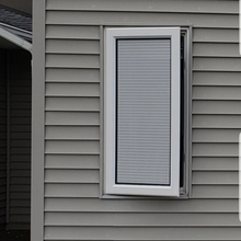 Load image into Gallery viewer, 3/4" Horizontal Blinds (Applies to Exterior, Provides 1-Way Vision for Daytime Privacy)