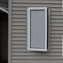 Load image into Gallery viewer, 3/4&quot; Horizontal Blinds (Applies to Exterior, Provides 1-Way Vision for Daytime Privacy)
